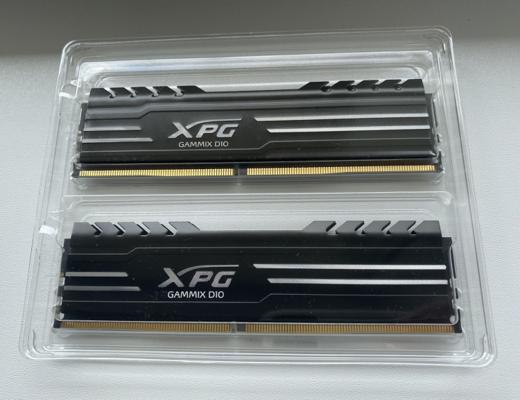 Оперативная память DDR4 16GB (2x8gb) XPG 3000mhz (Б/У гарантия  3 мес.)  